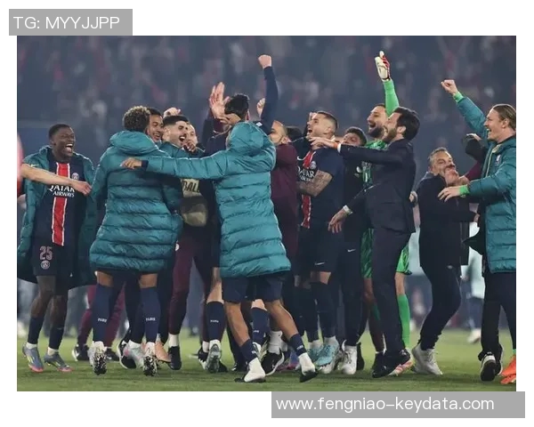 欧冠精彩对决：里昂大胜AC米兰引发转会热议与球迷狂欢