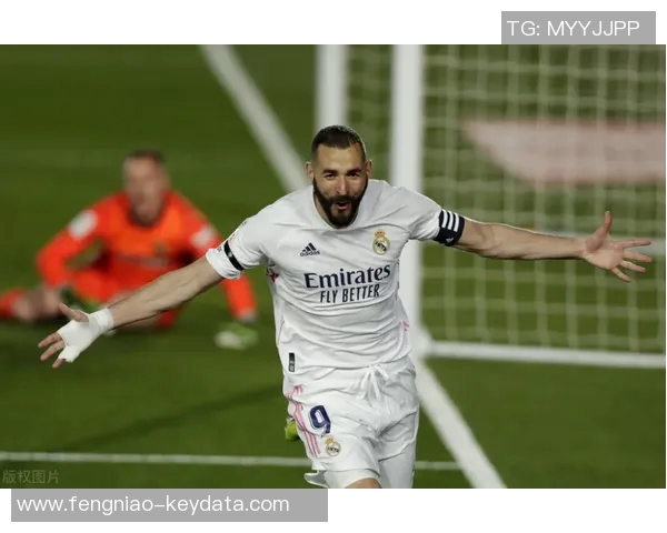 西甲焦点战巴萨大胜马竞帽子戏法引发争议判罚热议