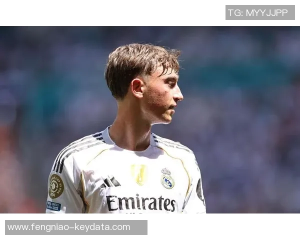 西甲激战：里昂逆转AC米兰帽子戏法引爆全场转会传闻四起