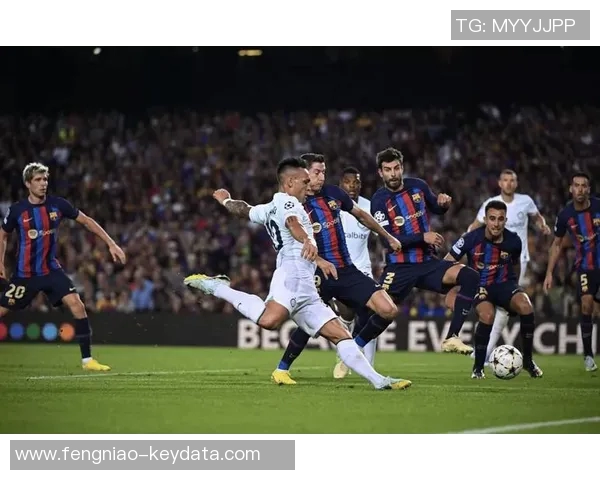 英超激情对决巴黎圣日耳曼大胜巴萨四球横扫全场激情四溢